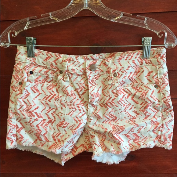 Gap White and Pink Denim Shorts/Cut-Offs - Picture 1 of 3