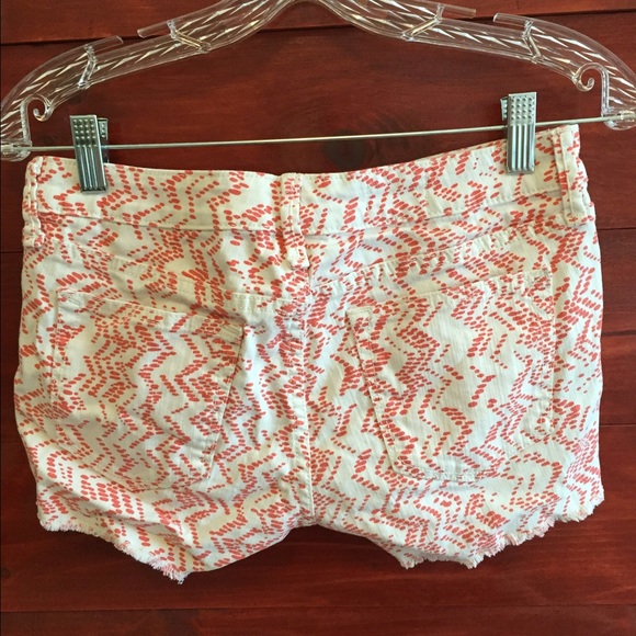 Gap White and Pink Denim Shorts/Cut-Offs - Picture 2 of 3