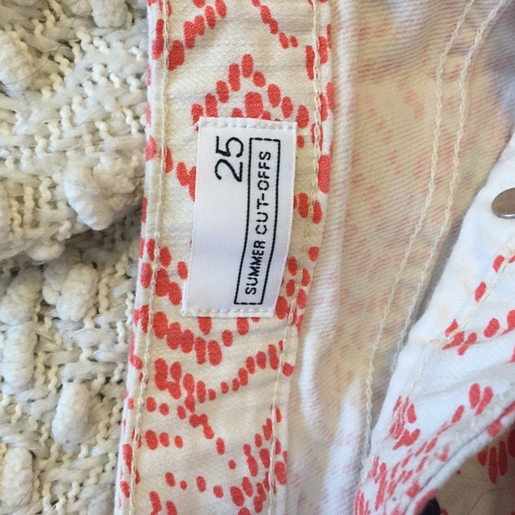 Gap White and Pink Denim Shorts/Cut-Offs - Picture 3 of 3