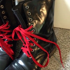 Steve Madden Limited edition combat boots!