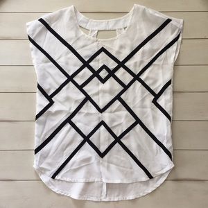 Maurices white with black Geometric Pattern Top
