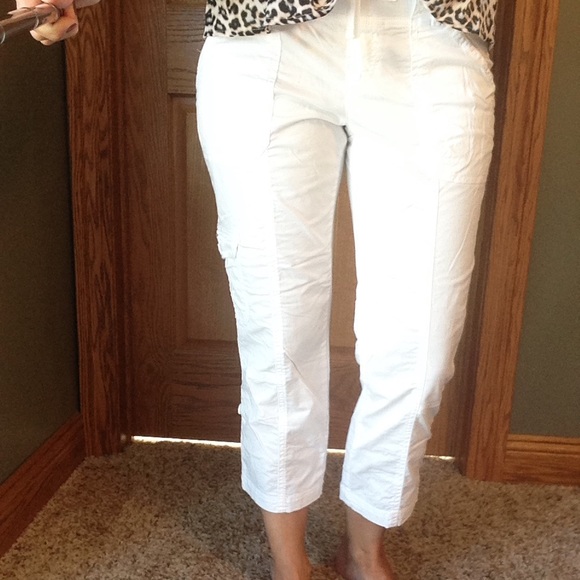 White cargo style capri's