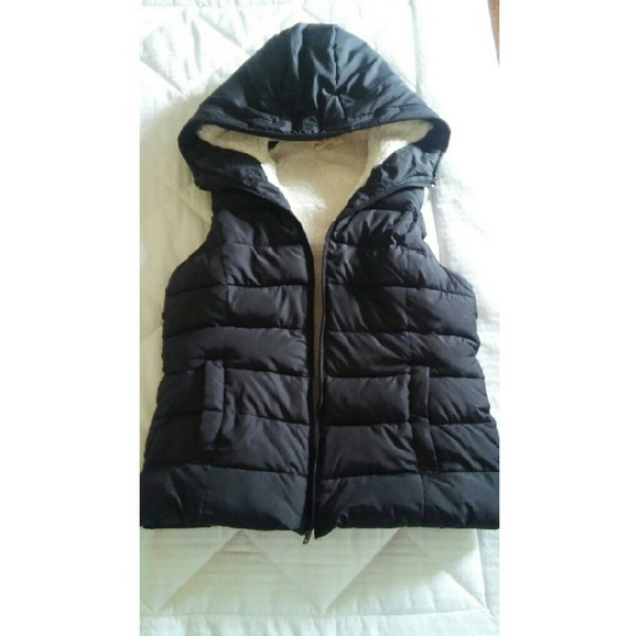 Hollister puffer vest jacket in Navy Blue color