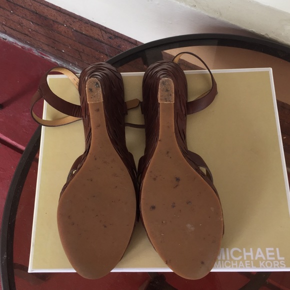 GIFTED Michael Kors Wedge - Picture 3 of 4