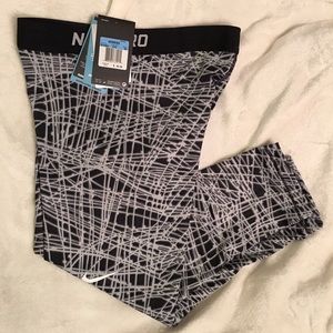 NWT Nike PRO Cool Tracer Compression Capri Tights