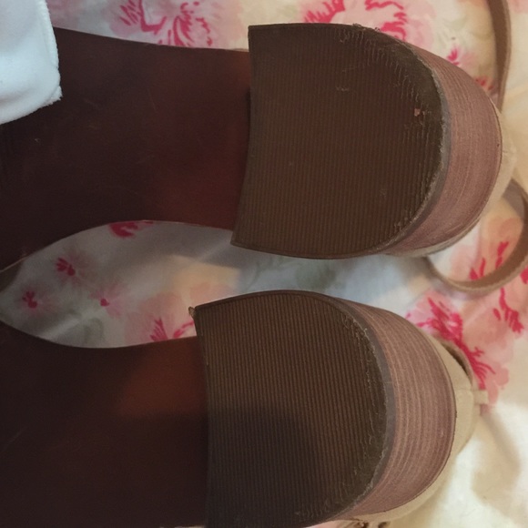 Steve Madden tan sandals - Picture 3 of 3