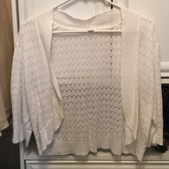 Cute White Shrug w/ Chevron Pattern