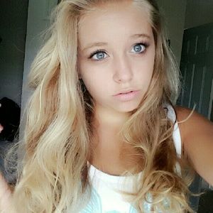 Meet your Posher, Annelise