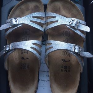 Like new birkis birkenstocks