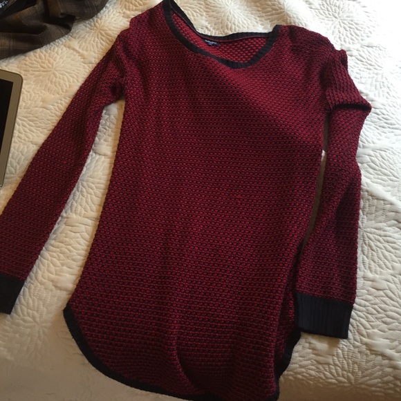 Long red & navy knit long sleeve splendid sweater