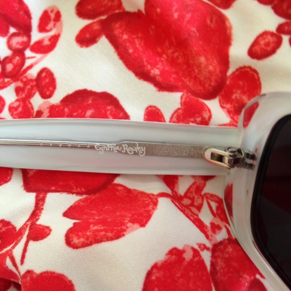 😎CYNTHIA ROWLEY😎 sunglasses!! - Picture 3 of 5