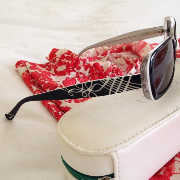 😎CYNTHIA ROWLEY😎 sunglasses!! - Picture 4 of 5