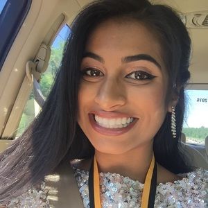 Meet your Posher, Maya