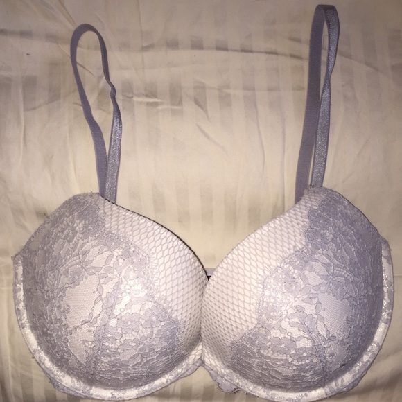 VictoriaSecret PushUp 32DDD White w/Fishnet NWOT
