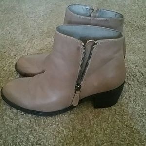 Matisse Ankle Boots by Kate Bosworth Size 7