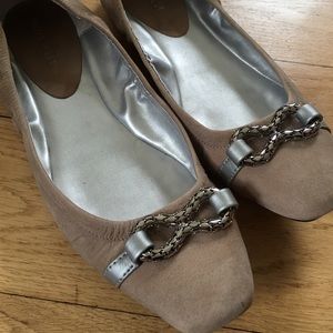 Nine West Nude Flats Size 8