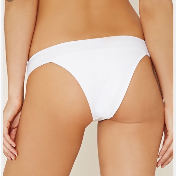 NWT Forever 21 Lowrise cheeky bikini bottoms SizeM