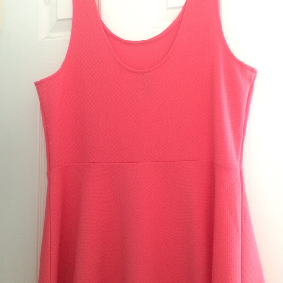 short coral dress! - Picture 2 of 4