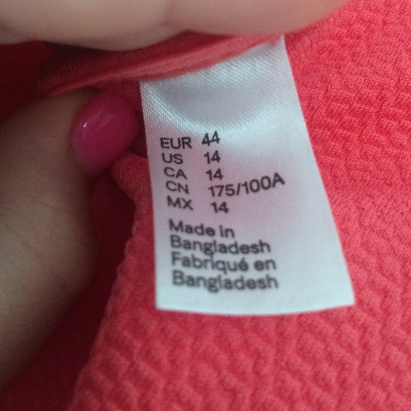 short coral dress! - Picture 3 of 4