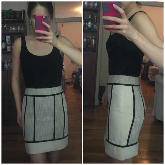 Ann Taylor Petite Cream and Black Pencil Skirt - Picture 2 of 3