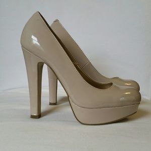 Guess Nude Patent Platform Pumps