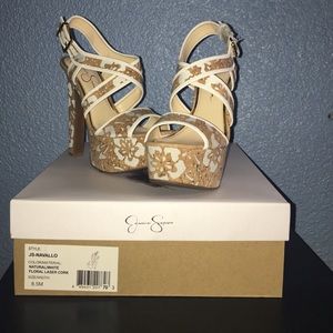 Jessica Simpson | Floral laser cork