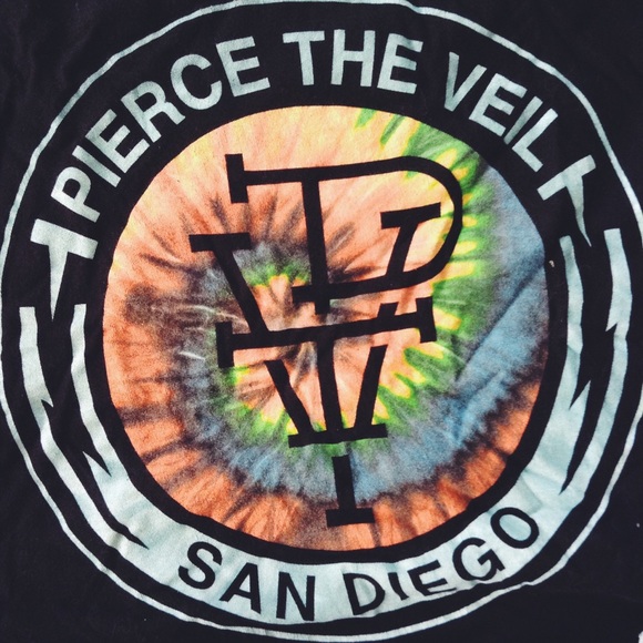 🚫SOLD🚫 pierce the veil band tee - Picture 2 of 3