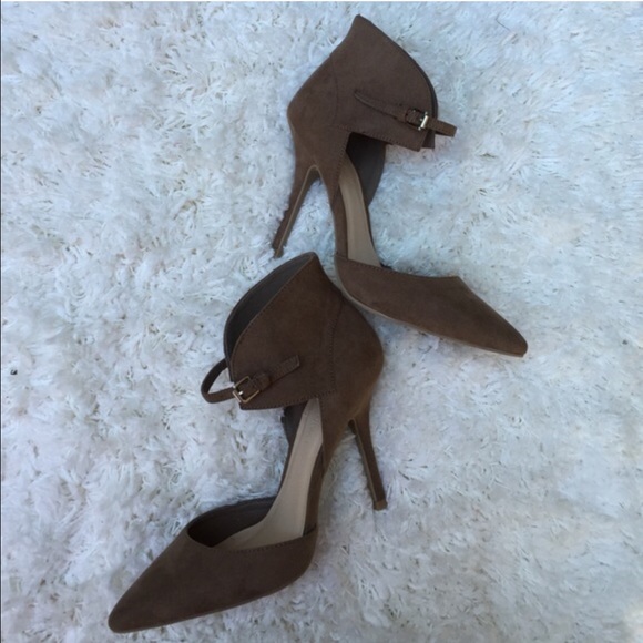 ⚡️SALE - Taupe heels - Picture 2 of 4