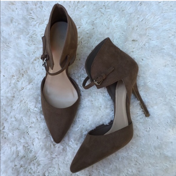 ⚡️SALE - Taupe heels - Picture 3 of 4