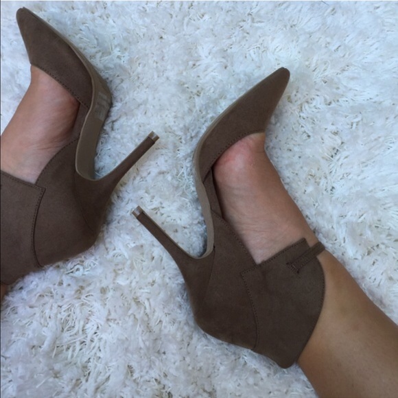 ⚡️SALE - Taupe heels - Picture 4 of 4