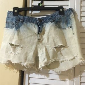 De-stressed shorts