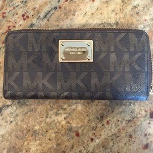 Michael Kors Jet Set Wallet