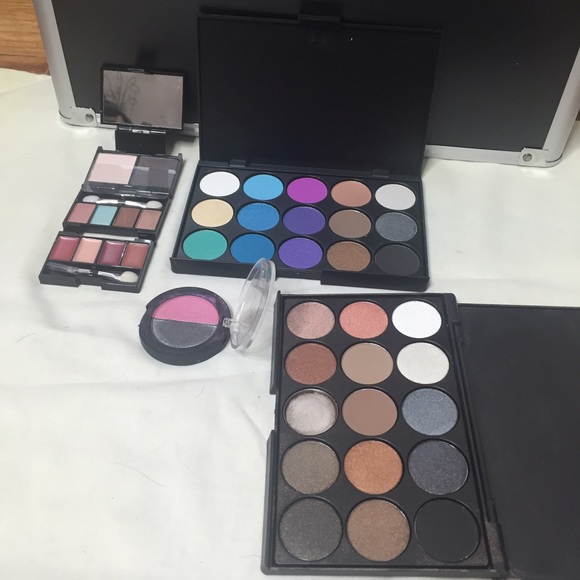 Eyeshadow palette bundle MUA kit