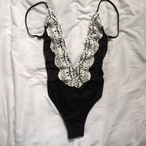 🌊 lace v neck one piece 🌊