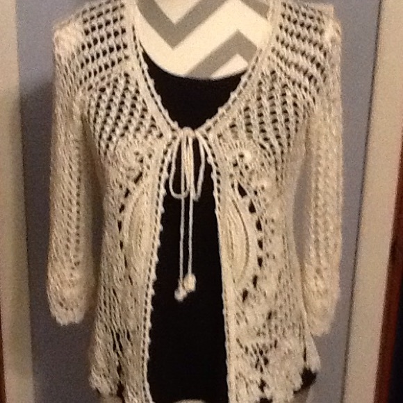 Shawl / sweater Med  crochet look