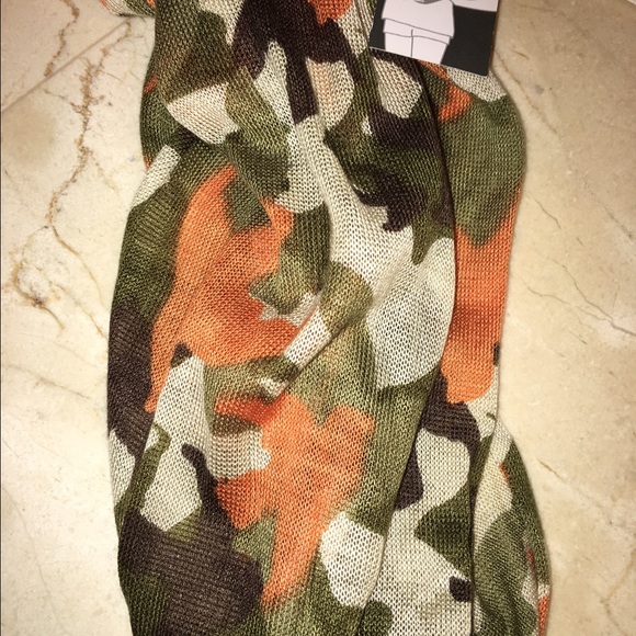 Scarf - Picture 3 of 3