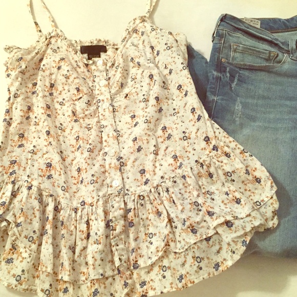 Mandees Boho Flower Print Button up Tank 💙