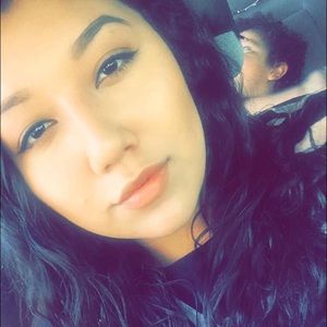 Meet your Posher, Julissa