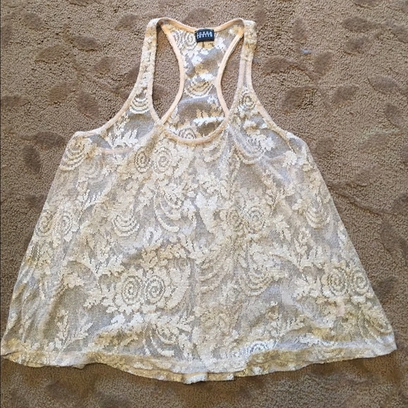 Beautiful Lace Metallic Gold Tank!
