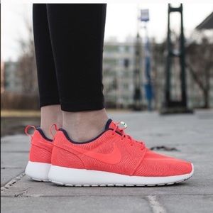 Brand new Nike Roshe Run