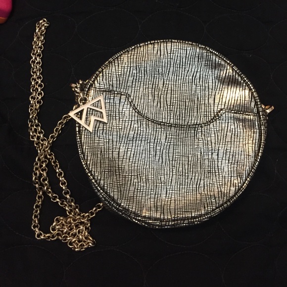 kelly wynne purse!