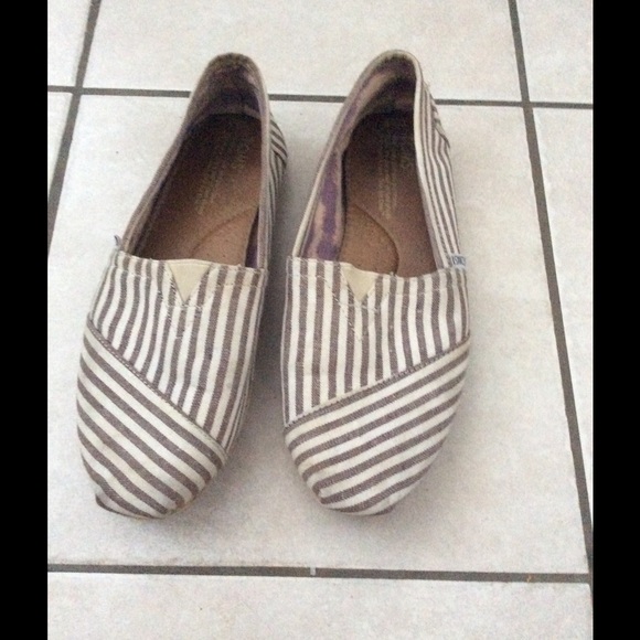 TOMS Shoes - Toms Flat shoes size 8.5