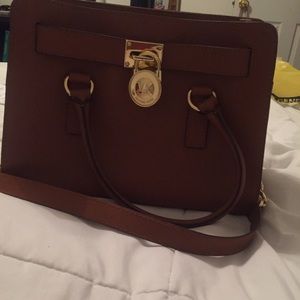 Michael kors purse (never used before)