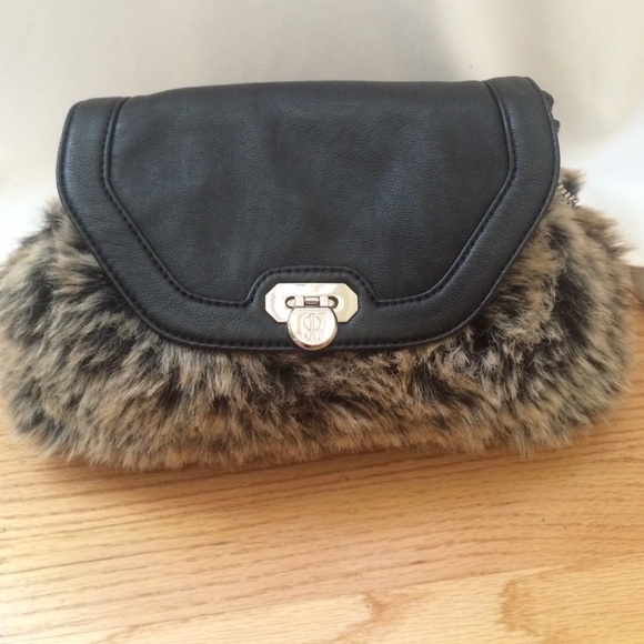 NWOT Beautiful JLo faux fur shoulder bag