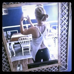 Lululemon beyond boundaries open tank 6/8