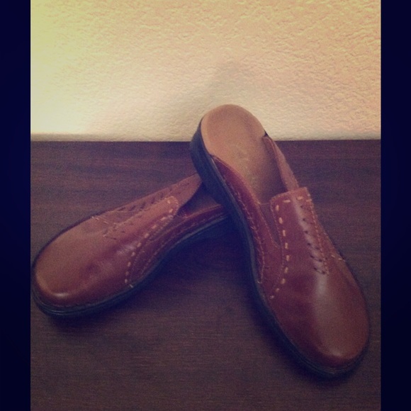 💥SOLD💥Clarks Women's Brown Slip On Shoes