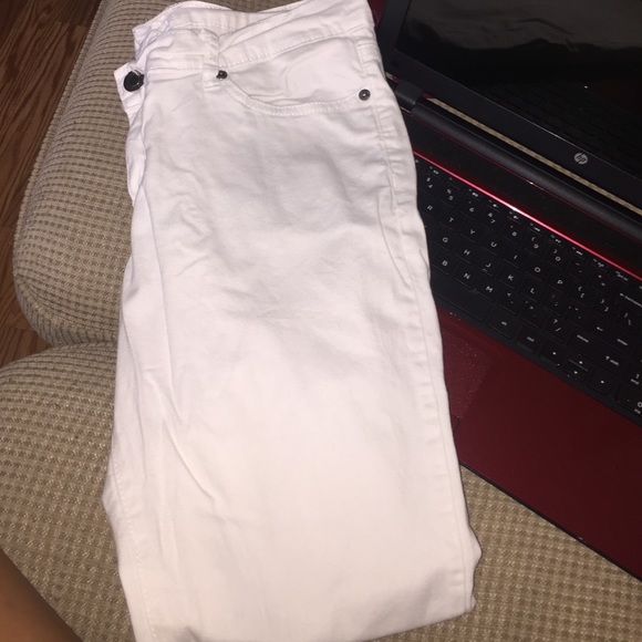 white skinny jeans