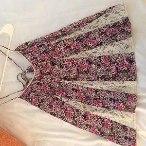 American eagle floral and lace tank