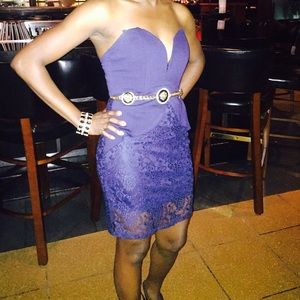 Beautiful mini dress. Without the belt