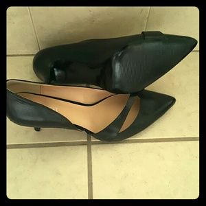 Brand never been wore , needs a narrow foot